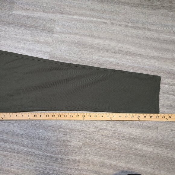 Vuori Men's 34 Meta Performance Dark Oregano Golf Pants Athletic Slim Fit V430 - Picture 13 of 14